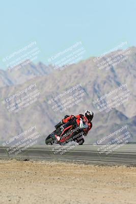 media/Dec-01-2025-Moto Forza (Mon) [[2daa91e15f]]/2-Intermediate Group/Session 4 Turn 9/